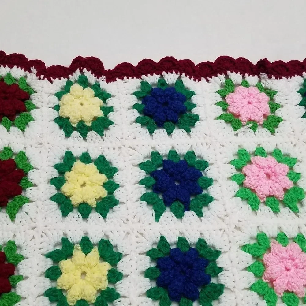 VINTAGE Granny Square Floral Boho Crochet Afghan